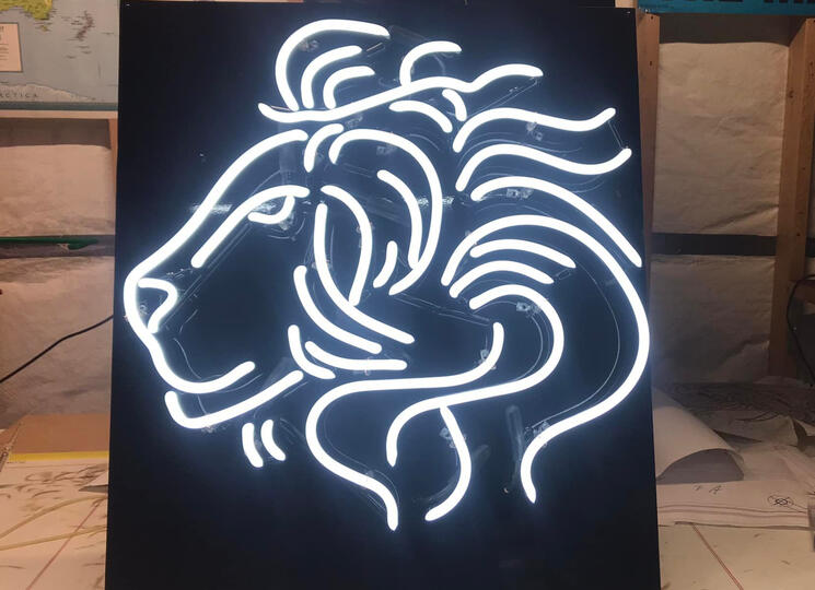 Murray and Associates sign Murray and Associates sign